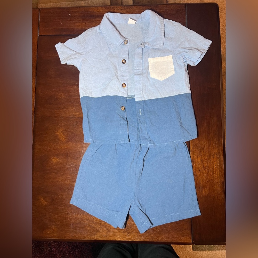 SHEIN Light Blue Button-Up Shirt